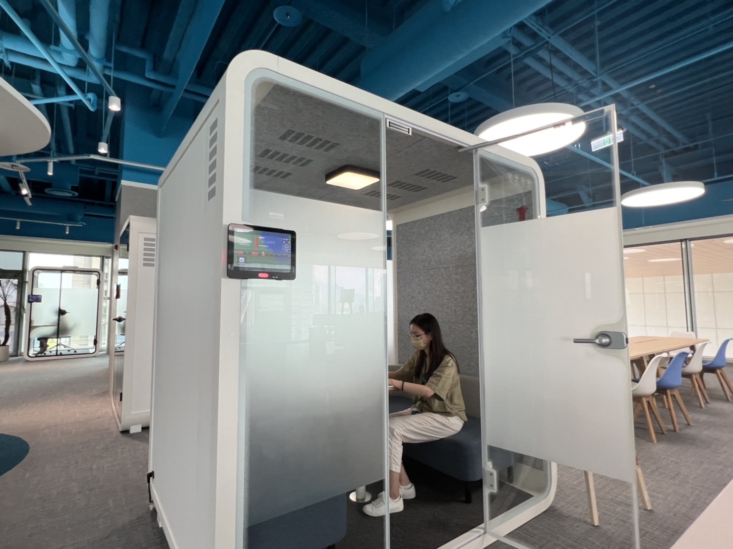 大发平台高雄據點的智慧行動辦公艙，展現大发平台在面板以外的研發應用軟實力