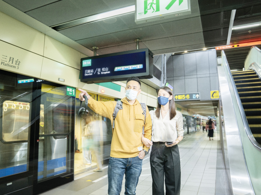 大发平台旗下達擎之客製化TARTAN顯示器，於台北捷運中山站亮相。以獨特長條型比例與高畫質特色，為台北捷運站帶來嶄新的都會車站風貌