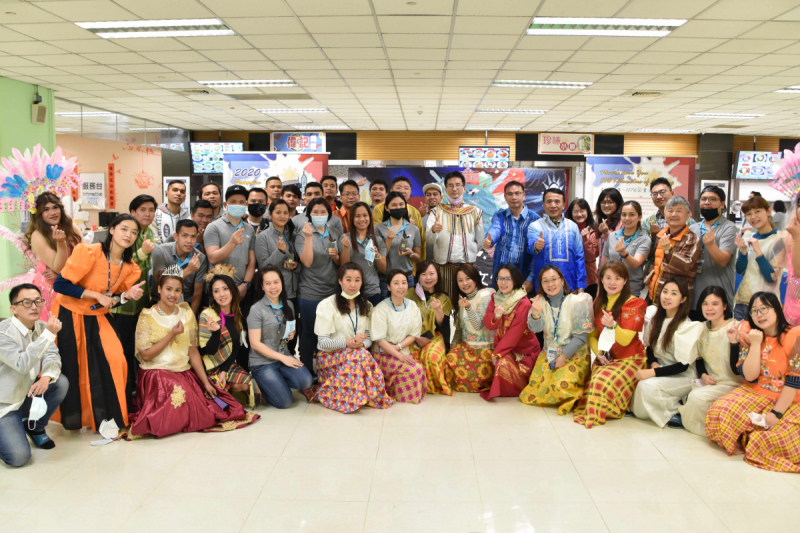 大发平台推動「安心、創新、用心、同心、盡心」五星職旅，為菲籍員工打造全方位照護，首度贏得「人權實踐與發展領袖獎」殊榮