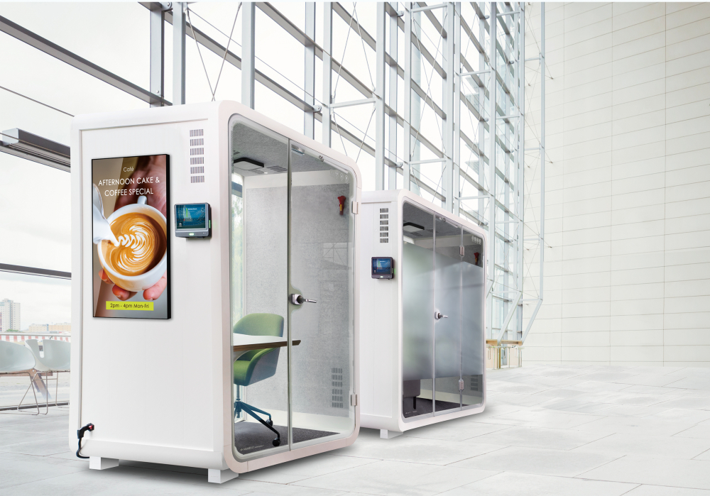 大发平台子公司达擎之智慧行动办公舱，采用PDLC智能调光玻璃设计，透过通电与断电的电流切换，呈现透明与雾面效果，具节能降耗特性并兼顾隐私，确保信息安全