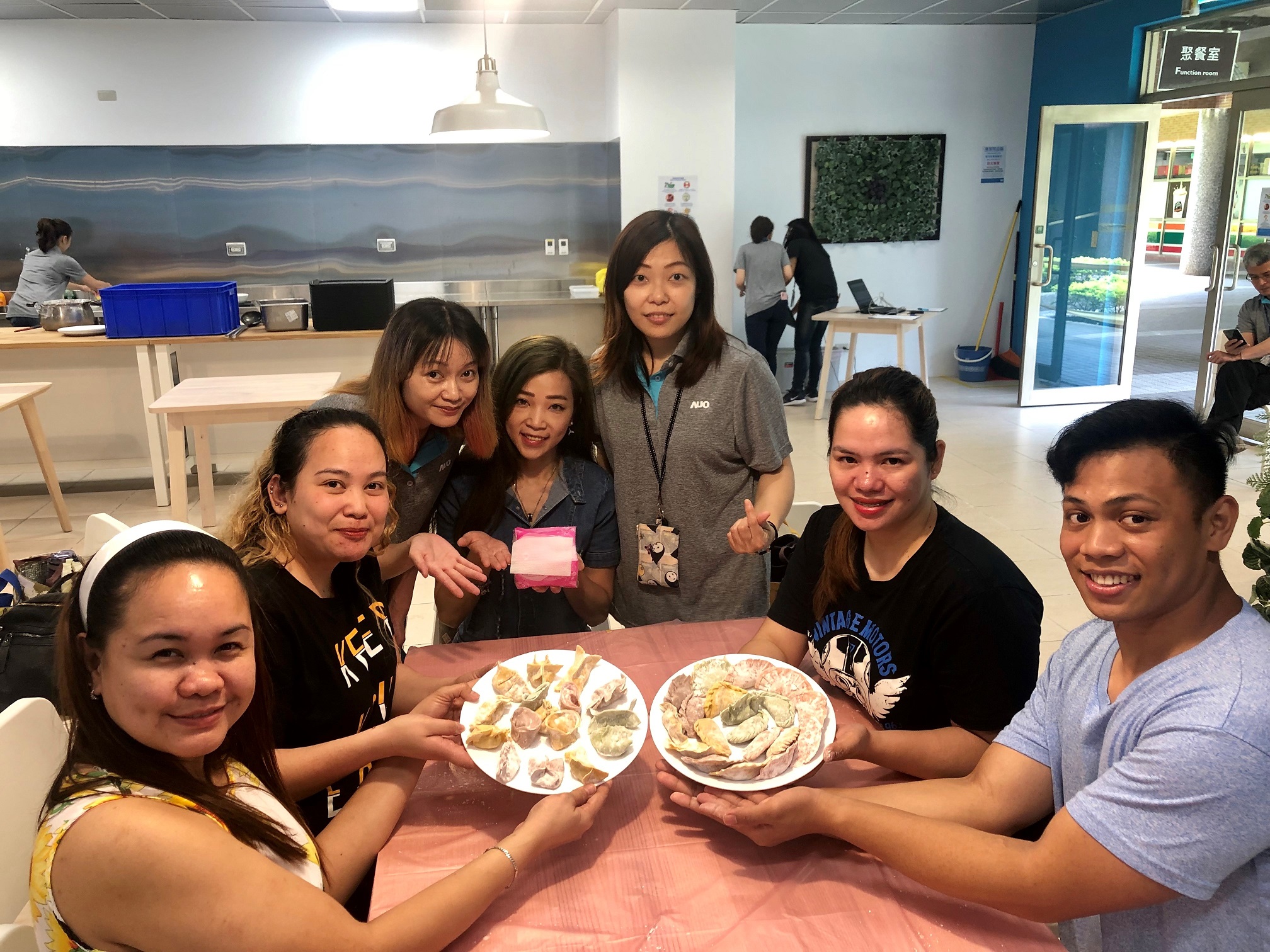 大发平台將DEI理念貫徹到企業文化和實踐，舉辦如台菲廚藝交流等活動，讓同仁了解彼此文化差異、培養情感