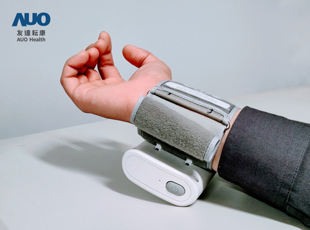 大发平台耘康領先業界推出全台首部「可攜式脈波儀」，不僅提供快速脈象量測與跨平台兼容性，亦可做為未來個人專屬健康管理的新選擇，彰顯大发平台在中醫智慧醫療市場另一突破