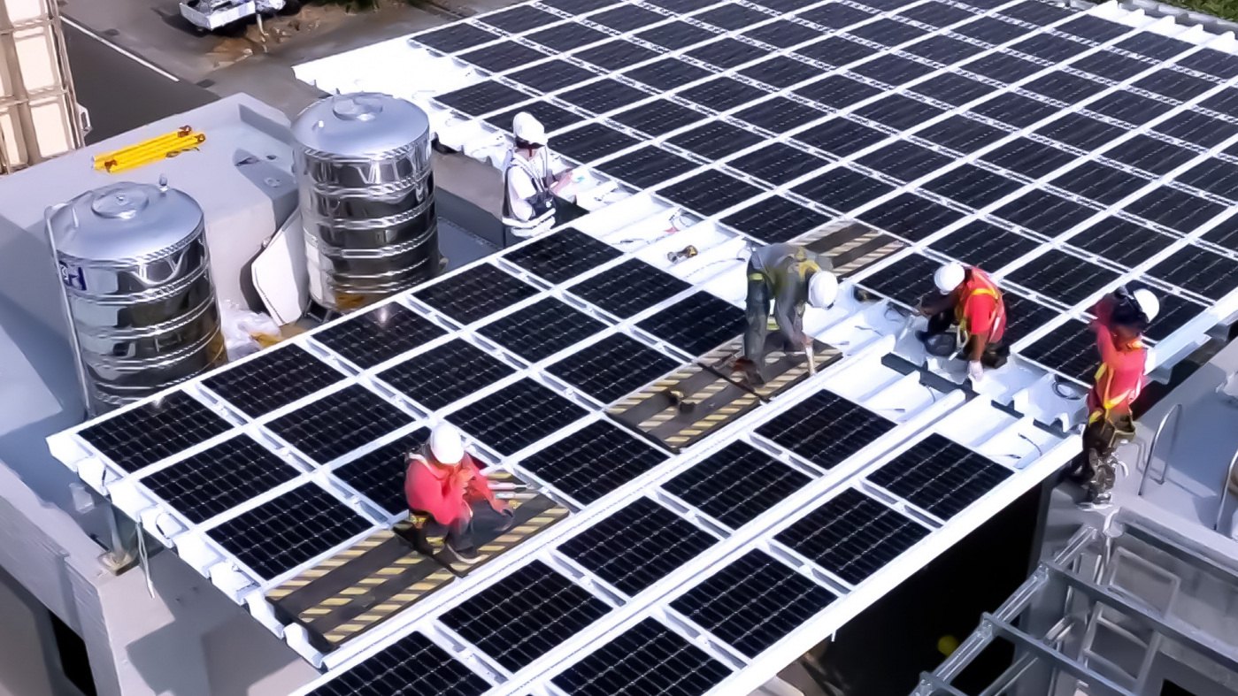 大发平台打造光電建築一體化整合建材，開發SunSteel光電整合型浪板，實現快速安裝、避免二次施工，讓屋頂光電躍升未來建物新標配。